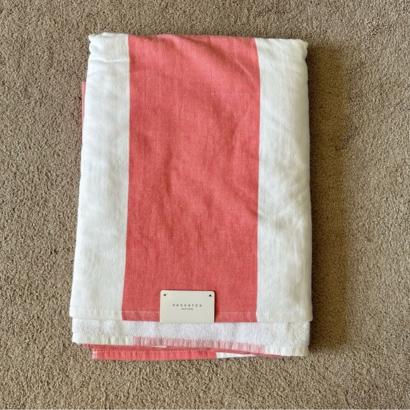 NWT KASSATEX BEACH TOWEL - Picture 1 of 5